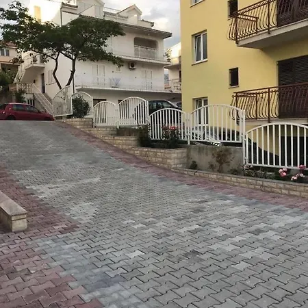 Apartment Dinko